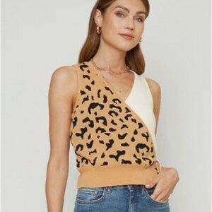 Leopard print and white wrap V-neck sweater 
 tank top
